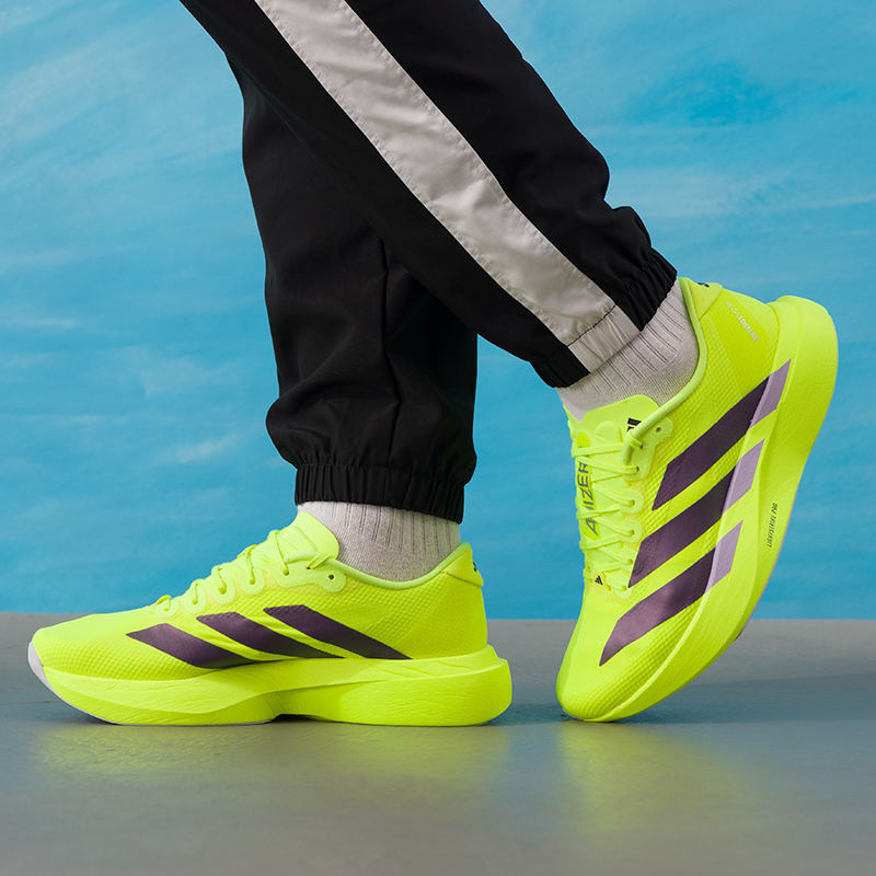 Sepatu Pria Adidas, Sepatu Lar - Lightweight Road Running Shoes ulasan dan harga